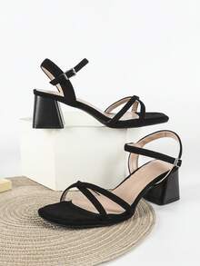 Sandale negre pentru femei cu toc înalt, toc gros de 6 cm, baretă încrucișată, închidere cu cataramă, sandale de lucru confortabile, vârf pătrat, minimaliste și sexy - Negru - Vizualizare 3