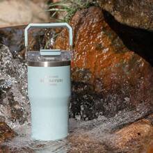 1pc Oversized Insulated Tumbler Water Bottle, High Capacity Stylish Design With Handle, Can Hold Hot Water, Thick Straw Cup For Home Back To School