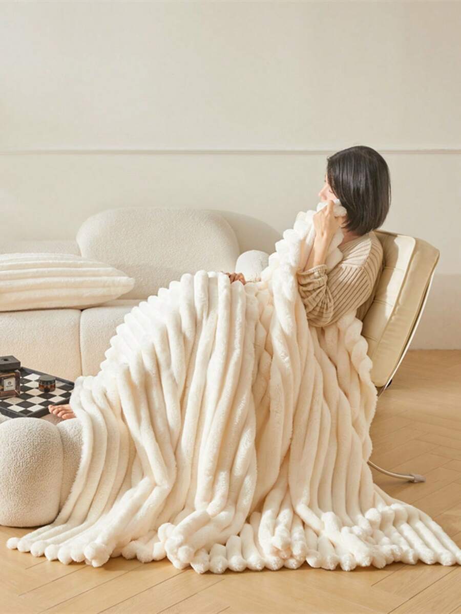 1pc Luxury Super Soft Plush Blanket, Premium Silky Flannel (90"X90" Queen Size) 3D Jacquard Pattern, Lightweight Bed Blanket For All Seasons - Cozy Soft Fluffy Flannel Throw Blanket, Suitable For Sofa Or Bed - Beige - View 1