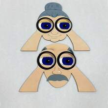 1PC/2PCS Whimsical Wooden Garden Fence Decorations, Elderly Couple Peering Over, Artistic Illustrated Yard Art, Unique Atmosphere Design For Outdoor Spaces, Loving Couple Garden Decor, Outdoor Fence Yard Sign Art, Cute Decorative Gift, Holiday Lawn Decoratior