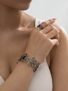 2pcs Minimalist Fashion Hollow Metal Flower Combination Bracelet & Ring Set, Suitable For Daily Wear, Banquet, Party
