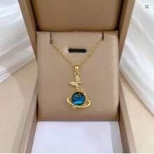 1 pièce Collier pour femmes en acier inoxydable avec pendentif en forme de lune décoré de pierres du ciel étoilé et de strass complets {Boîte de collier non incluse}