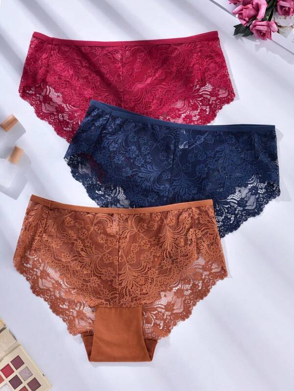 3 peças Cuecas triangulares confortáveis ​​para mulheres, no tamanho plus size, com acabamento de renda.