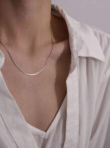 1 Stück 45+5cm vielseitige Edelstahl 18k Goldplattierung Schlangenkette Halskette minimalistisch 1,2mm dünne runde silberne Schlangen Halskette für Damen Lässig Bekleidung das ganze Jahr über