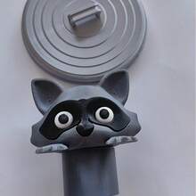 Soporte para papel higiénico de mapache - Juego de baño independiente y divertido, almacenamiento divertido de rollos de papel higiénico, decoración navideña y de Halloween para el baño encantadora | Accesorios de baño navideños, almacenamiento del hogar, artículos esenciales para dormitorio universitario, artículos del hogar, ideas de regalo para damas de honor, artículos esenciales para dormitorio universitario - Multicolor - Ver 3