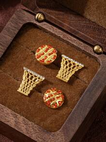 2件时尚精致创意运动系列篮球蓝色框架耳环，镀18K金，不易氧化，可轻松搭配女性日常穿着。女士珠宝。