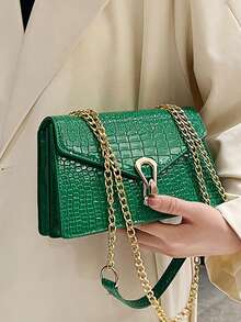 鳄鱼压纹绿色小方包，时尚百搭单肩斜挎包，简约梯形翻盖链条锁扣手提包