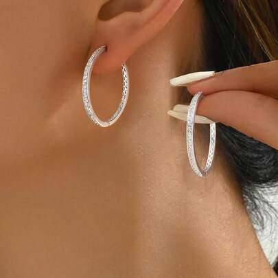 1对S925纯银镶满水晶耳环，简约休闲女式耳环，高端珠宝礼品，适合日常佩戴