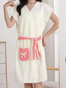 1pc Wearable Pineapple Plaid Robe With Tie, Lightweight, Warm "Super Soft Coral Fleece" Bathrobe With Pocket - Suitable For All Seasons, Absorbent And Comfortable Loungewear, Perfect For Bathroom, Bedroom, Pool And Beach, Cute Student Sleepwear