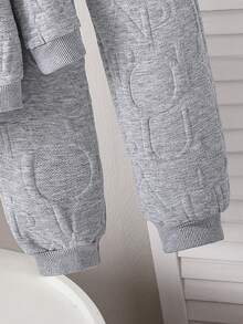 Conjunto de sudadera con capucha gris con estampado en relieve para niña joven, diseño de sudadera con capucha elegante y práctico, aplicación con letras en el pecho agrega moda, adecuado para la escuela, deportes, uso casual, otoño/invierno