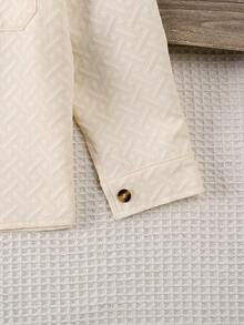 Koszula chłopięca z długim rękawem w jednolitym kolorze, żakardowa tkanina, kołnierzyk typu stójka, guziki, kieszeń na piersi, odpowiednia do codziennego noszenia na co dzień oraz na imprezy wiosną i jesienią - Beżowy - Zobacz 6