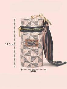 Uma bolsa clássica vintage com zíper decorado com um cachecol, portátil e multifuncional, com um porta-chaves clássico, uma pequena bolsa clássica vintage e acessórios. Inclui um chaveiro tipo carteira rosa, um chaveiro com estampa vintage e elegante em formato de caixa de batom e uma bolsa para guardar fones de ouvido Bluetooth. - Multicolorido - Ver 20