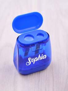 Regalos de graduación personalizados, 4 piezas de sacapuntas mini de doble orificio personalizables con texto personalizable, hecho de plástico, incluye una tapa y tiene un diseño adorable. Es un regalo ideal para vacaciones, eventos de regreso a la escuela, graduaciones, fiestas y talla grande. Adecuado para hijos e hijas, y se puede usar en escuelas, interiores, exteriores y oficinas. También adecuado para útiles escolares y temporada de regreso a la escuela. - Multicolor - Ver 12