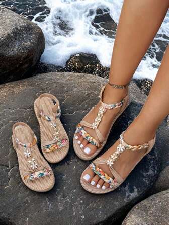 1 para nowych, kwiatowych, dopasowanych, płaskich sandałów dla dziewczynki i mamy, w uroczym stylu boho, wygodnych na letnie wyjścia, plażę i podróże