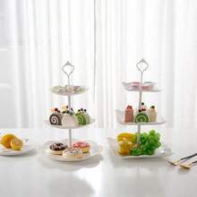 1 قطعة رف كعكة متعدد الوظائف ثلاثي الطبقات أبيض، سعة كبيرة للكعك والكب كيك، سلة فاكهة للمكتب، صندوق وجبات خفيفة موفر للمساحة للاستخدام الداخلي. مناسب للأعراس والمناسبات والحفلات والتجمعات العائلية