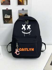 定制专属背包，印上个性化姓名或节日祝福。定制您的专属背包。全新开学季背包，男女学生皆宜，采用尼龙拉链设计，休闲百搭，适合大学生、初中生和小学生。您可以印上姓名、字母、幸运数字等。