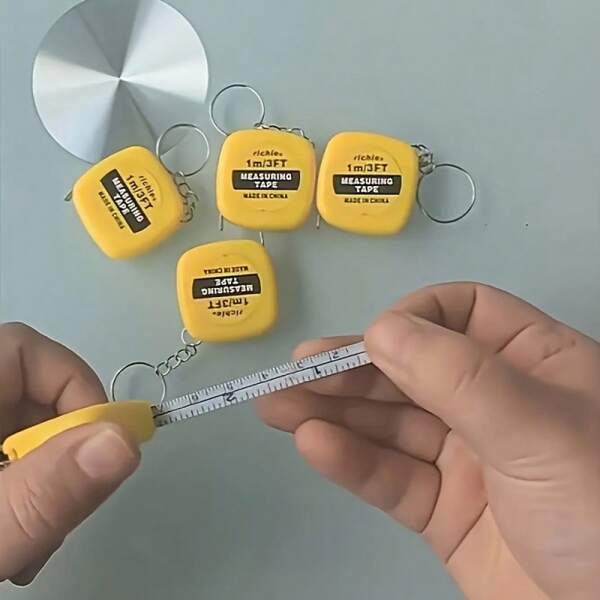 1PC Compact Stainless Steel Tape Measure Keychain, Multifunctional Pocket Ruler, 3.28 Feet / 1m Square Design, Yellow Body With Black Label, Lead-Free Measuring Tool With Metal Ring ( 3.5cm / 1.38inch )