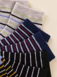 12 双婴儿短袜 - 条纹卡通动物图案，柔软舒适的幼儿学步袜，男婴休闲袜，颜色随机