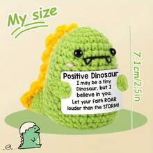 1 件可爱的手工编织恐龙礼物，带有励志留言卡 - 可爱的绿色钩针恐龙带有黄色尖刺，非常适合办公桌装饰和家居装饰，理想的生日和节日励志礼物 | 漂亮的钩针风格 | 手工编织面料，恐龙玩具。 - 彩色 - 查看 5