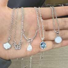 5pcs Moonstone Jewelry Set - Vintage Bohemian Style, Alloy Faux Moonstone Pendant, Suitable For Casual Wear And Gifts, Luxurious White Moonstone 5-Piece Set, Aquamarine Design Necklace Pendant, Faux Moonstone Minimalist Elegant Versatile Choker Necklace Accessory