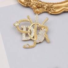 1 pieza Broche de cristal con letra vintage - Elegante y lujoso pasador de moda