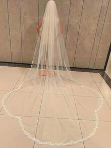 1 件简约米色亮片蕾丝边新娘面纱，花瓣形状柔软网眼婚礼发饰