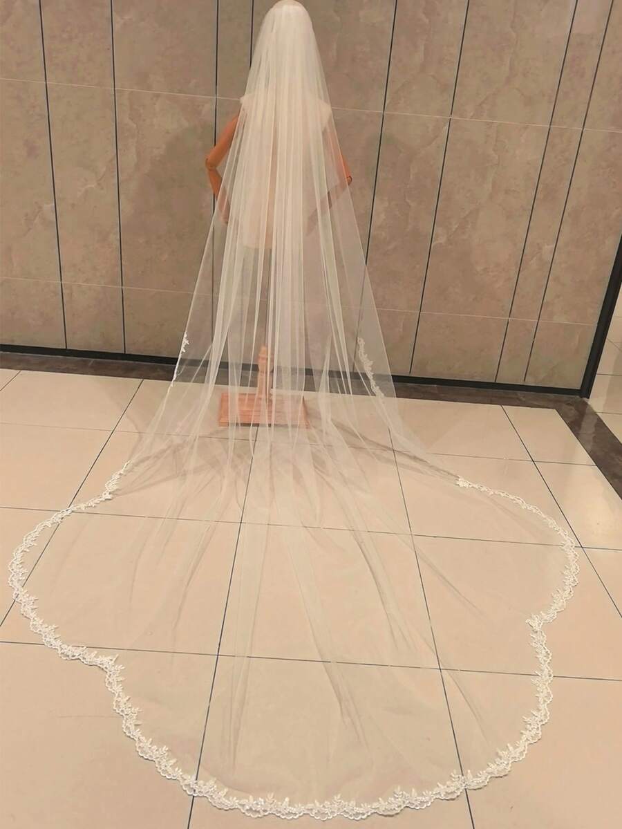 1 件简约米色亮片蕾丝边新娘面纱，花瓣形状柔软网眼婚礼发饰