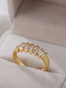 1 件时尚全水钻闪亮方晶锆石铜戒指，适合女士