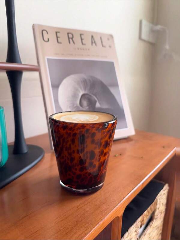 1 Stück dunkelbraune Kaffeetasse mit Leopardenmuster, Latte-Kunsttbecher, Cappuccino-Tasse, Trinkglas für Paar, hochwertige Wassertonne, Urlaubsgeschenk, Valentinstagsgeschenk