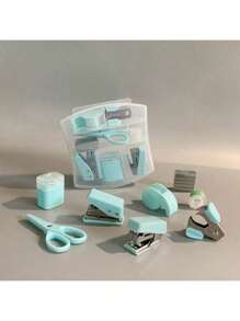 1件套办公用品，桌面配件，8合1办公用品套装，包含打孔器、起钉器、订书机、胶带座、小卷胶带、卷笔刀、剪刀和500枚10号订书钉。学生文具套装，职场礼品——送给学生和同事的完美礼物。