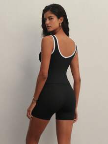 FWH 街头时尚，夏季基本款运动套装，裸感面料和收腹设计，适合健身和街头穿着，内置支撑 + 性感短裤，内置可拆卸护垫，无肩带文胸上衣 + 塑身短裤，非常适合跳舞/跑步，女式内置文胸吊带背心 + 高腰短裤两件套