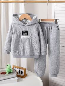 Conjunto de sudadera con capucha gris con estampado en relieve para niña joven, diseño de sudadera con capucha elegante y práctico, aplicación con letras en el pecho agrega moda, adecuado para la escuela, deportes, uso casual, otoño/invierno