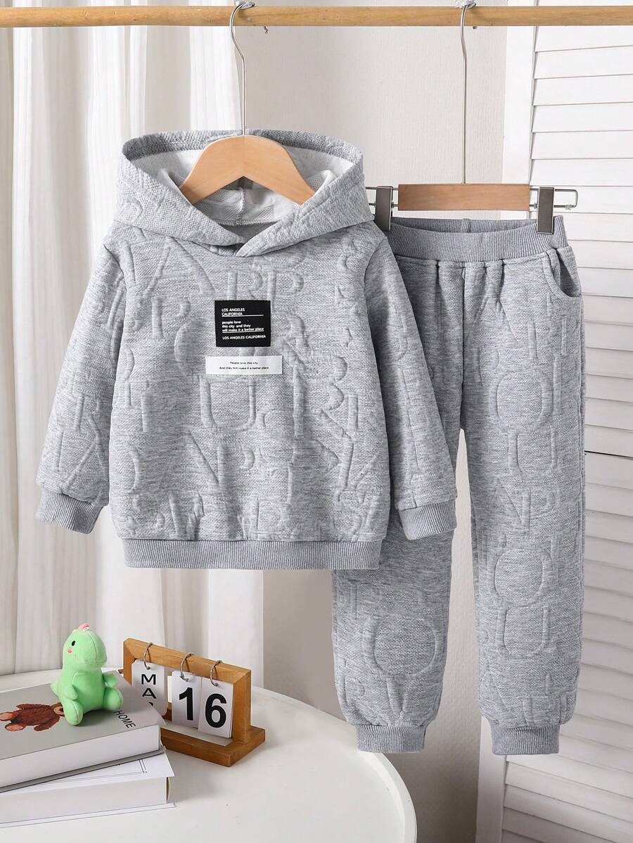 Conjunto de sudadera con capucha gris con estampado en relieve para niña joven, diseño de sudadera con capucha elegante y práctico, aplicación con letras en el pecho agrega moda, adecuado para la escuela, deportes, uso casual, otoño/invierno