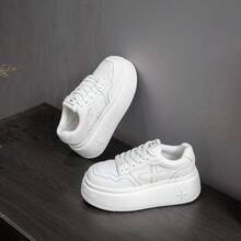 Men Skateboarding Shoes