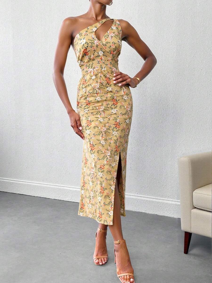 Vestido Largo Ajustado Que Resalta La Figura Con Un Toque Floreado Asimétrico- Elegancia Y Frescura En Un Solo Hombro, Ideal Para Bodas En Exteriores, Cenas Al Atardecer, Vacaciones En La Playa, Primavera / Verano - Amarillo - Ver 1
