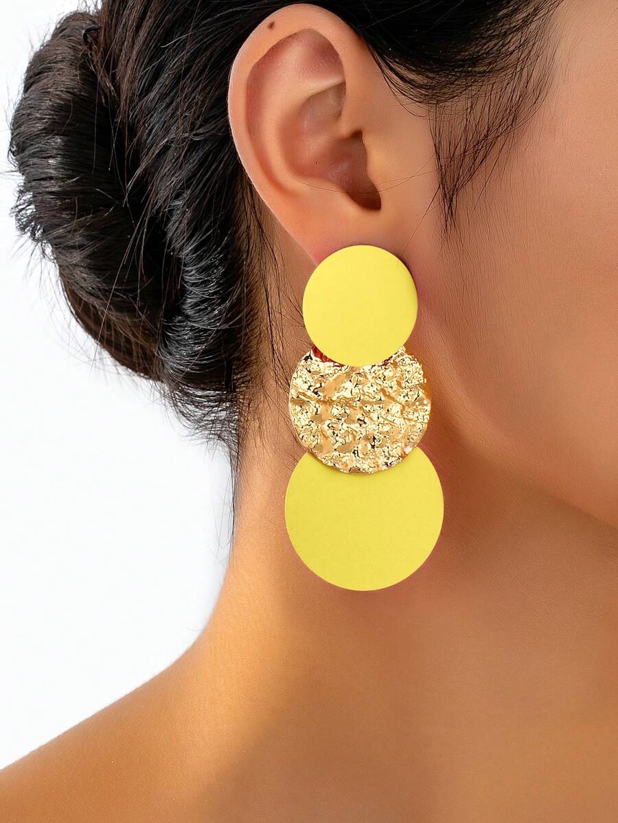 2 件/套亮黄色喷漆圆形凹凸几何圆盘女士耳环适合女士聚会、宴会和日常佩戴