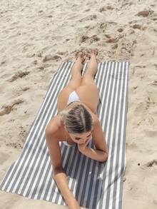 1 件简约时尚彩色条纹沙滩巾，大尺寸，快干高吸水性柔软面料，适合游泳、旅行、海滩、泳池、瑜伽、露营、浴室，男女通用