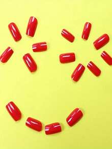 24片红色方形纯色全覆盖式美甲贴片套装，包含1瓶美甲胶水和1把指甲锉。美甲用品。 - 紅色 - 查看 4