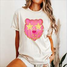 Mascotte, Mascotte D'école, Mascotte BCBG, Mascotte D'ours, Mascotte Rose, Ours Rose, Mascotte Dorée, Ours Doré, Ours,, Téléchargement Numérique, DTF220G Heavyweight 100% Cotton T-Shirt. With Butterfly Print Pattern, Suitable For Girls And Wo's Short Sved Round Neck Inspirational Shirt, Cute Aesthetic Y2K Style Summer Top, Suitable For Outdoor, Family, Work Or Street Wear Casual Loose Daily T-Shirt - White - View 1