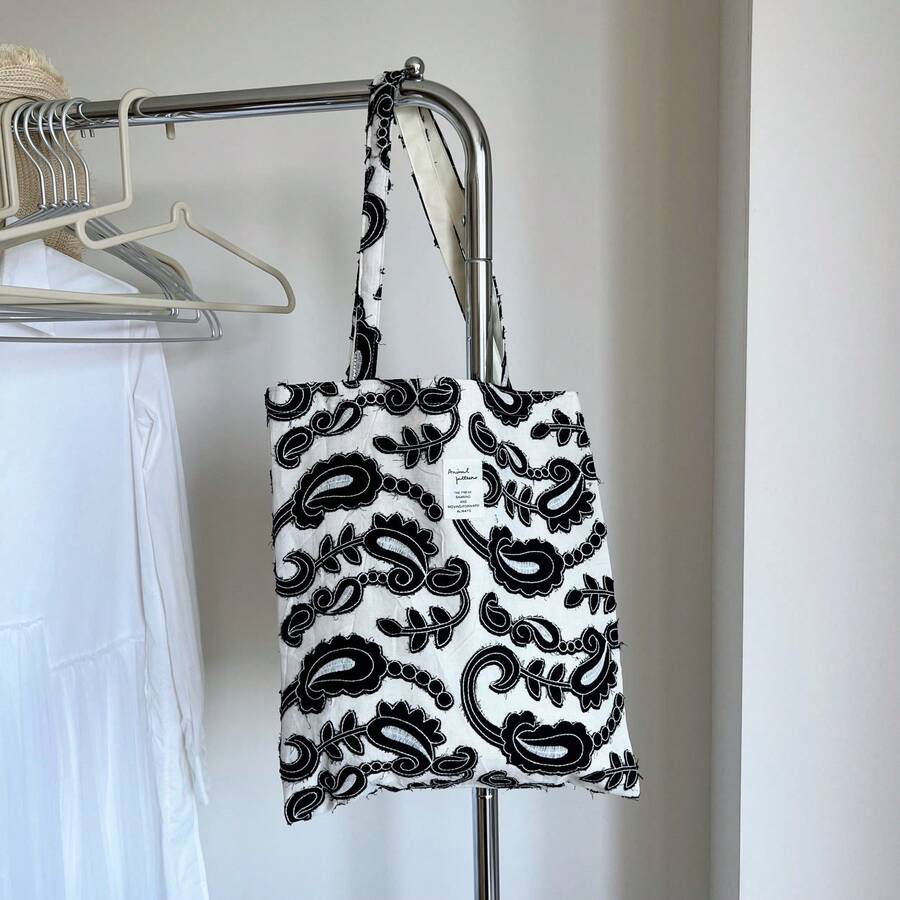 Women Shoulder Bags - 白底黑腰果繡花 - 查看 1