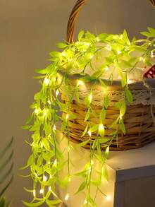 2m 20-LED Green Artificial Leaf Garland String Lights, Suitable For Gift Wrapping, New Year Gifts, Wedding Dessert Tables, Cake Decorations, Birthday Parties, Holiday Decorations (Battery Powered) - Green - View 2
