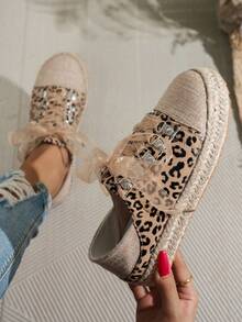 Damskie, modne, płaskie, sznurowane, z okrągłym noskiem, z wzorem w panterkę, uniwersalne, codzienne buty, które można nosić o każdej porze roku