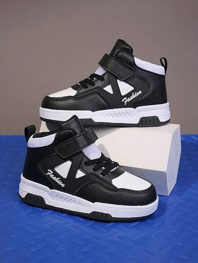 儿童春秋季中帮帆布鞋，防滑鞋底设计，可调节魔术贴搭扣，方便穿脱，时尚配色，适合日常穿着、返校、校园、学生、运动等场合。