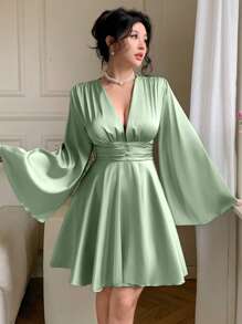 abyoxi 纯色V领长喇叭袖腰部褶皱荷叶边下摆缎面优雅派对连衣裙，适合婚礼、生日派对、返校季、秋冬季穿着。 - 綠色 - 查看 4