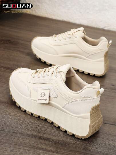 أحذية رياضية نسائية ذات كعب سميك، أحذية ربيع وخريف خفيفة الوزن ذات كعب سميك موديل 2025، مناسبة لأسلوب الرياضة في الربيع والخريف، أحذية بيضاء نسائية مربوطة