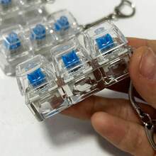 1个减压键盘键帽挂件 - 多色可选，带扣环，适用于机械键盘 - 完美的 情人节礼物和时尚配饰