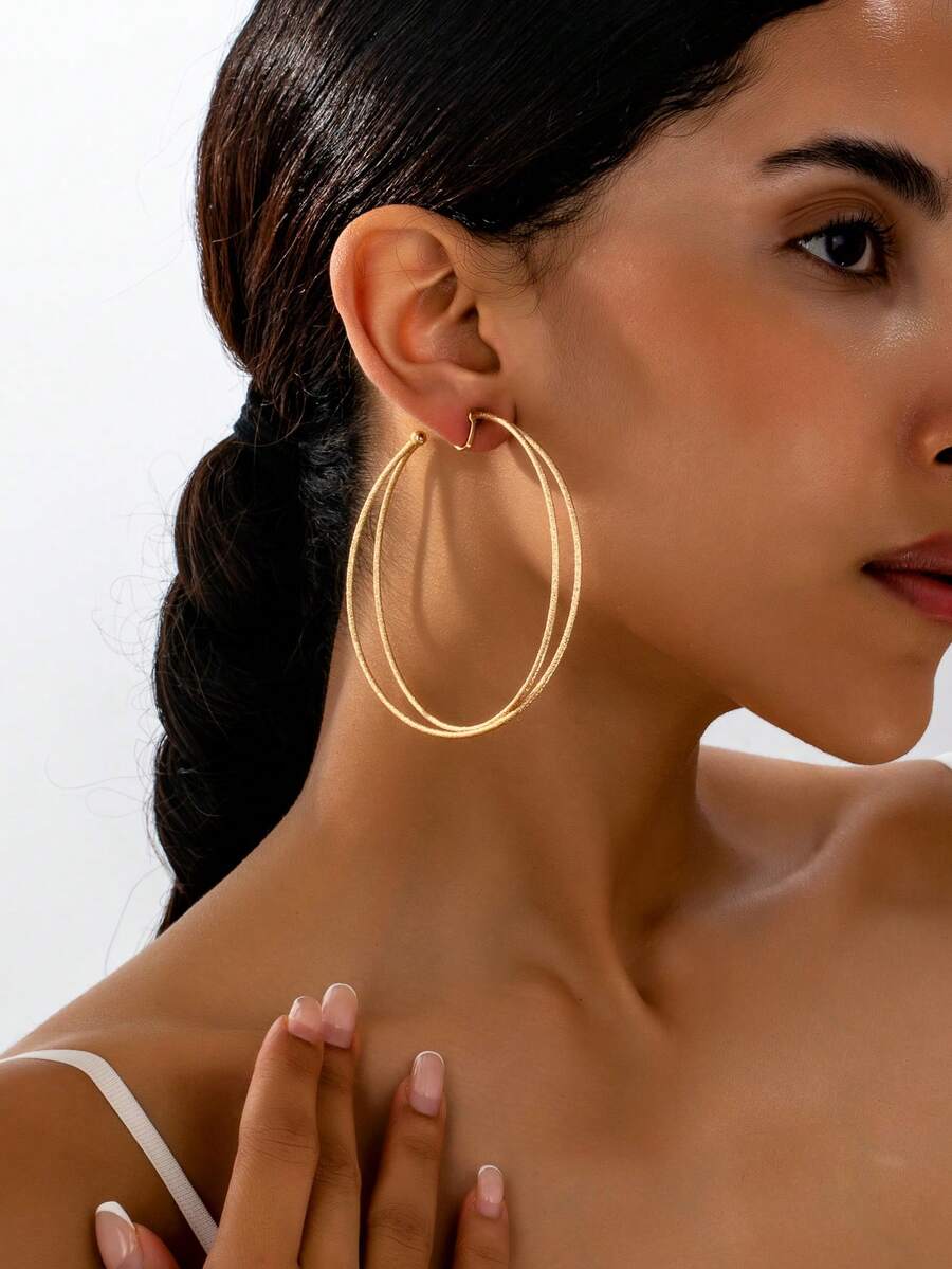 1对超大号欧美时尚双环十字架复古哑光夹式耳环，适合女性度假、派对佩戴，夸张金色圆环夹式耳环，舒适弹力耳夹