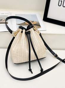 2025 Nouveau sac à bandoulière en paille de blé tressée noir et beige pour femmes, collection Printemps/Été. Sac seau avec chaîne métallique, idéal pour la plage, les festivals et les vacances. Cadeau de vacances pour femmes.