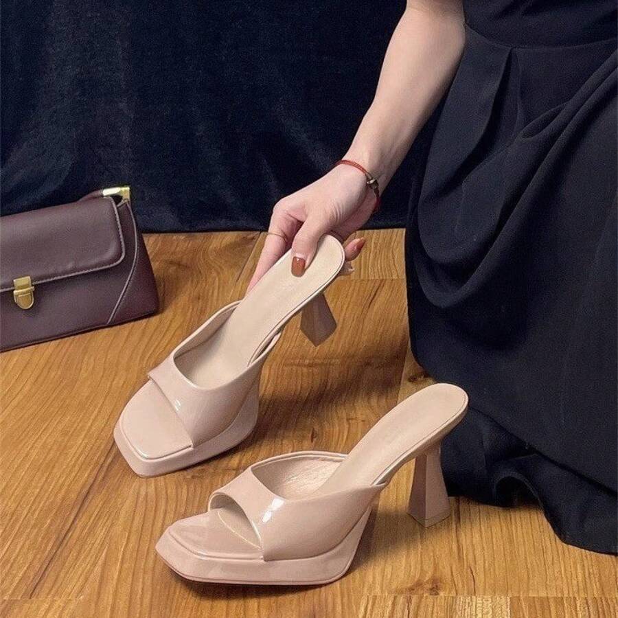 Women Heeled Sandals - 裸色 - 查看 1