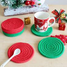 8pcs Mixed Christmas Red & Green Round Woven Drink Coasters, Handmade Thick Heat-Resistant Absorbent Coaster Set, For Christmas Table, Gifts, Home Party Decor (4.33inch/11cm Diameter)